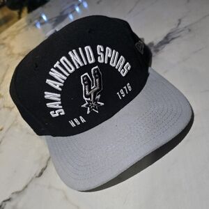 New Era San Antonio Spurs Black and Gray Cap